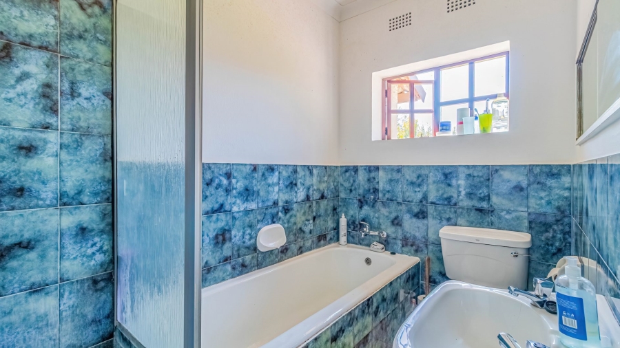 4 Bedroom Property for Sale in Hurlyvale Gauteng