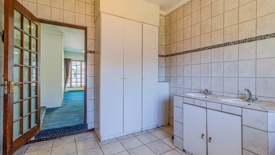 4 Bedroom Property for Sale in Hurlyvale Gauteng
