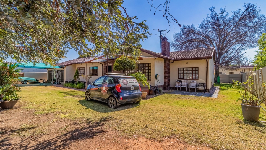 4 Bedroom Property for Sale in Hurlyvale Gauteng
