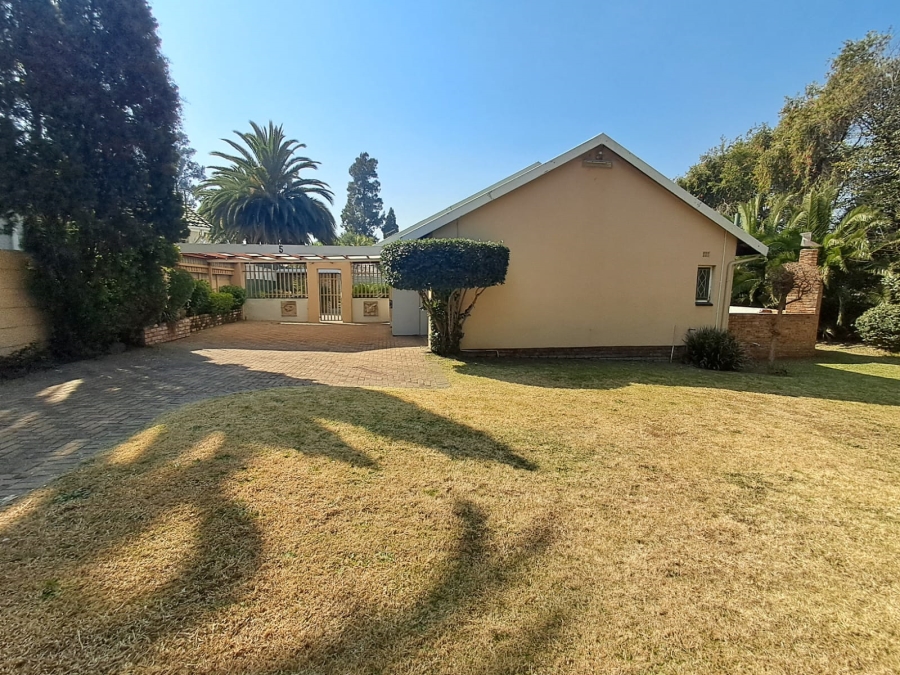 3 Bedroom Property for Sale in Brackendowns Gauteng
