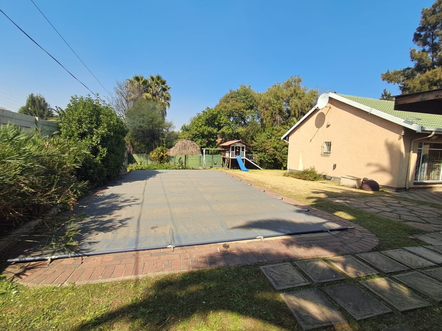 3 Bedroom Property for Sale in Brackendowns Gauteng