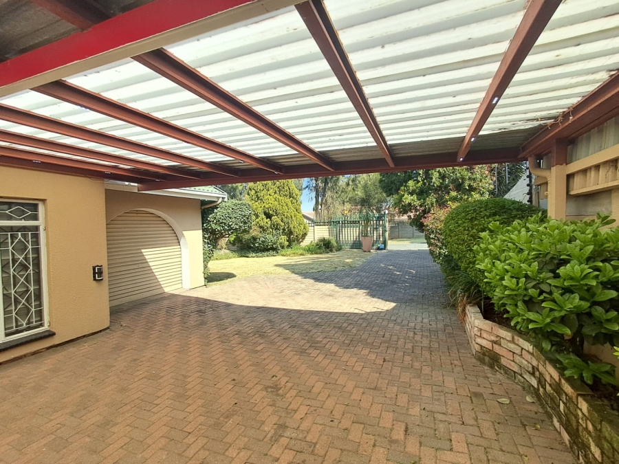 3 Bedroom Property for Sale in Brackendowns Gauteng