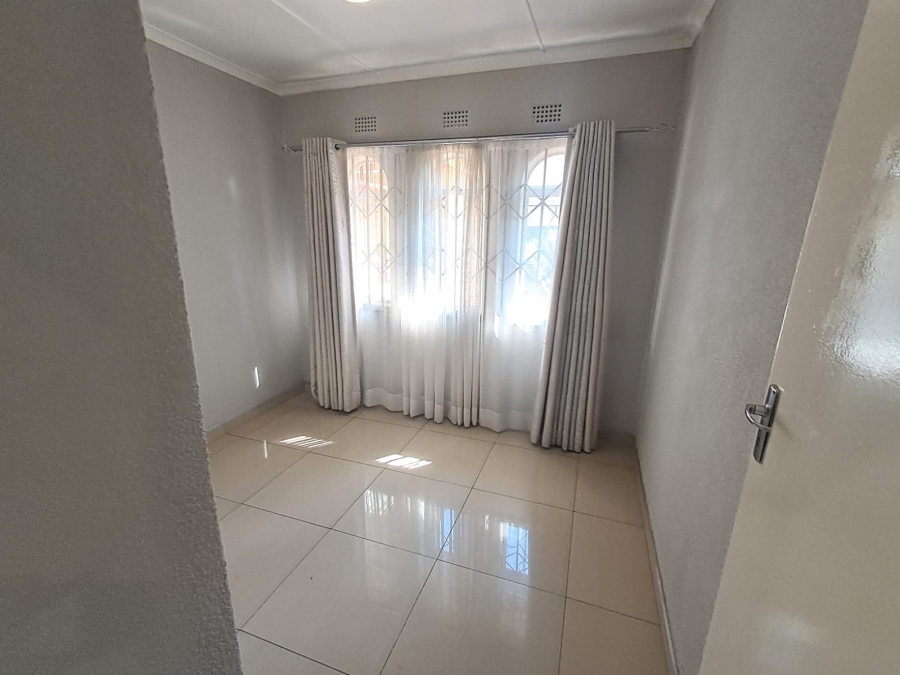 3 Bedroom Property for Sale in Brackendowns Gauteng