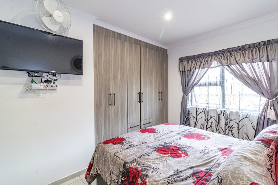 3 Bedroom Property for Sale in Brackendowns Gauteng