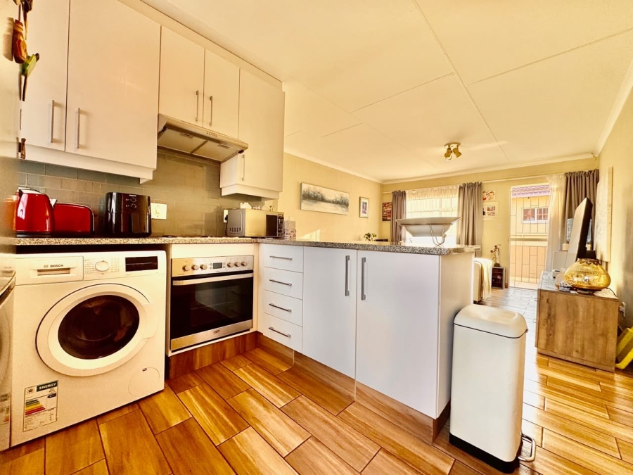 2 Bedroom Property for Sale in Meyersdal Gauteng