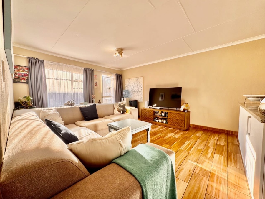 2 Bedroom Property for Sale in Meyersdal Gauteng