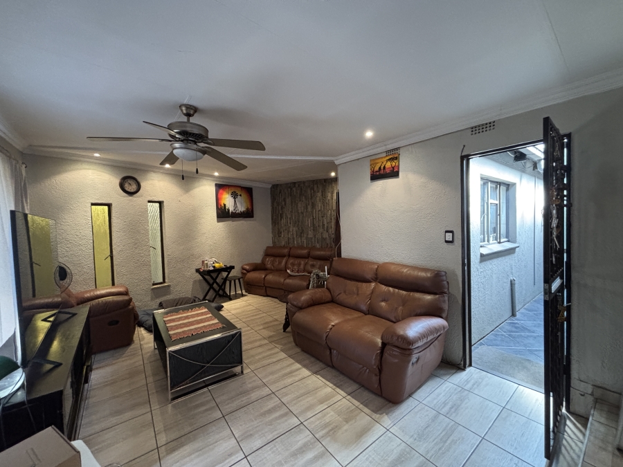 3 Bedroom Property for Sale in Farrarmere Gauteng