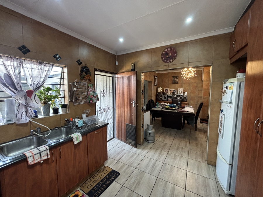 3 Bedroom Property for Sale in Farrarmere Gauteng