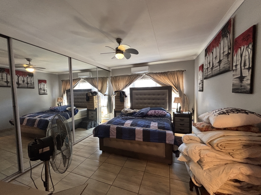 3 Bedroom Property for Sale in Farrarmere Gauteng