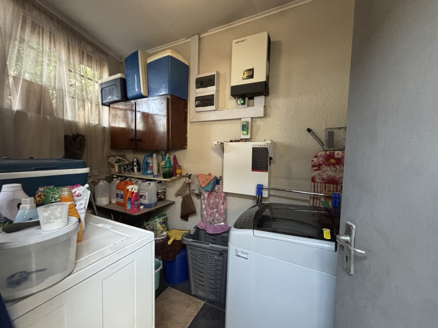 3 Bedroom Property for Sale in Farrarmere Gauteng