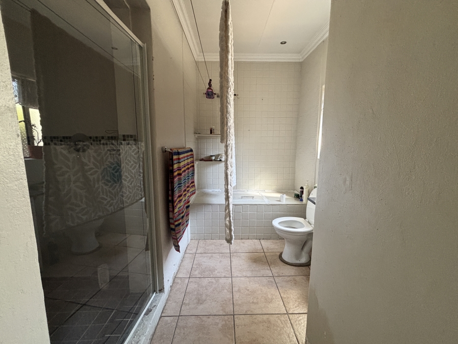 3 Bedroom Property for Sale in Farrarmere Gauteng