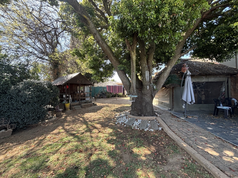 3 Bedroom Property for Sale in Farrarmere Gauteng