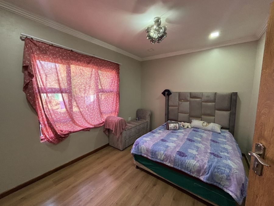4 Bedroom Property for Sale in Westdene Gauteng