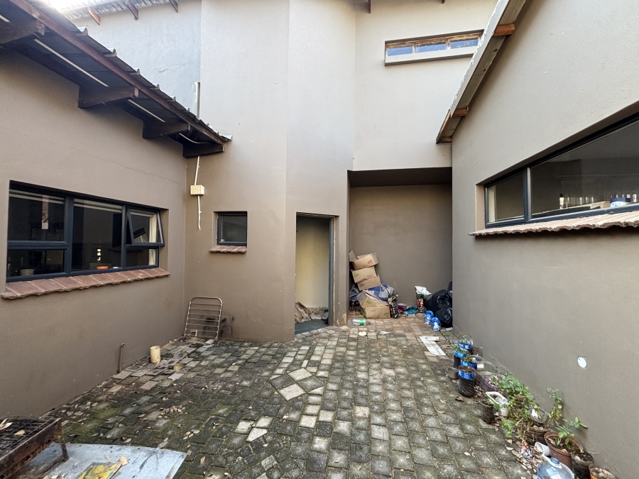 4 Bedroom Property for Sale in Westdene Gauteng