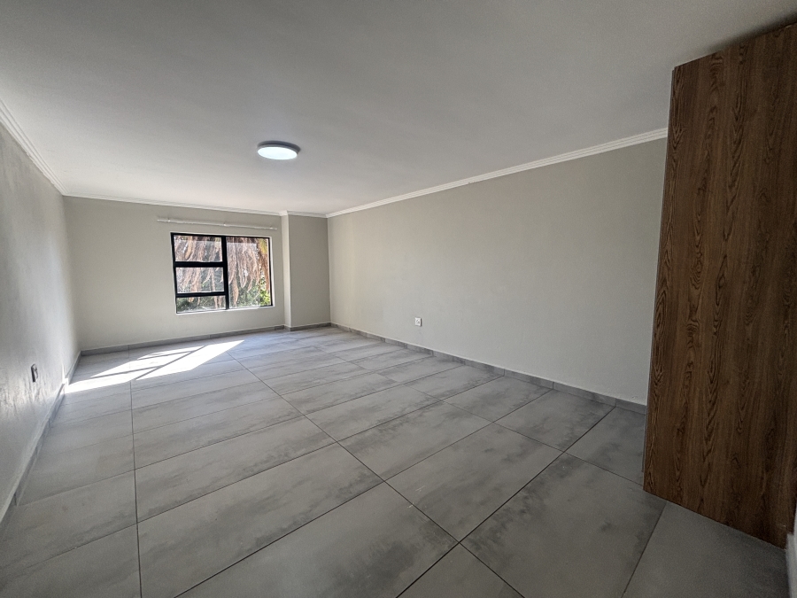 6 Bedroom Property for Sale in Westdene Gauteng