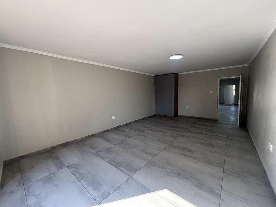 6 Bedroom Property for Sale in Westdene Gauteng