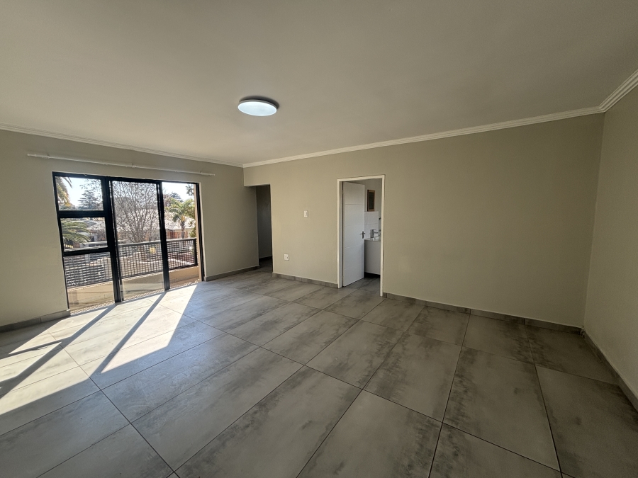 6 Bedroom Property for Sale in Westdene Gauteng