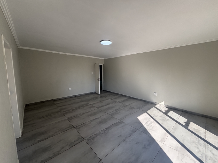 6 Bedroom Property for Sale in Westdene Gauteng