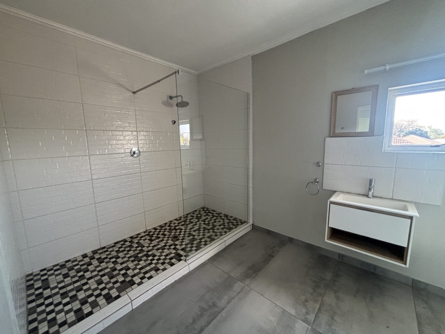 6 Bedroom Property for Sale in Westdene Gauteng