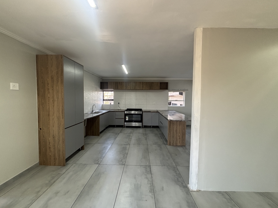 6 Bedroom Property for Sale in Westdene Gauteng