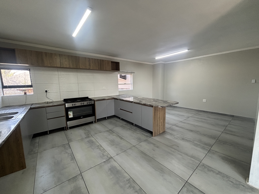 6 Bedroom Property for Sale in Westdene Gauteng