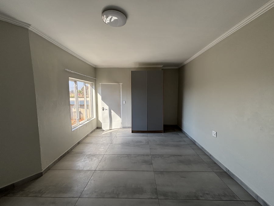 6 Bedroom Property for Sale in Westdene Gauteng
