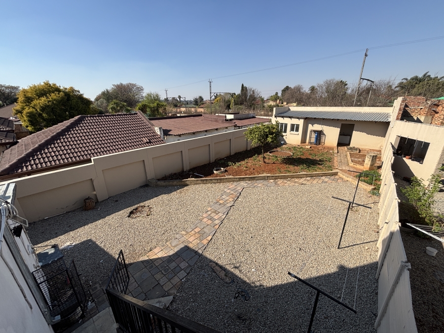 6 Bedroom Property for Sale in Westdene Gauteng