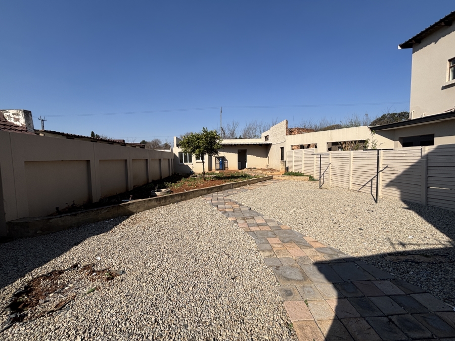 6 Bedroom Property for Sale in Westdene Gauteng