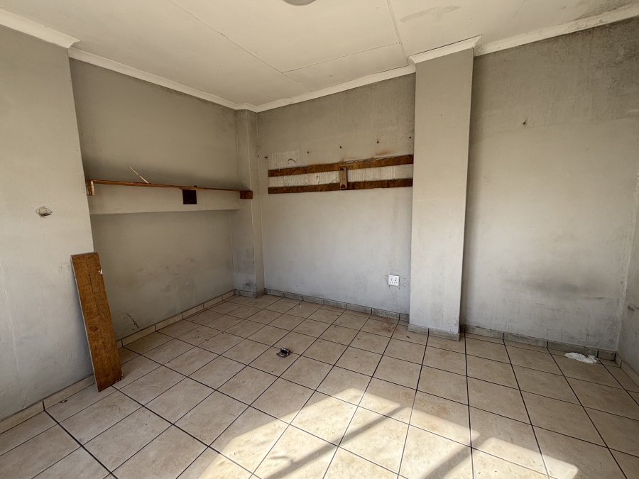 6 Bedroom Property for Sale in Westdene Gauteng