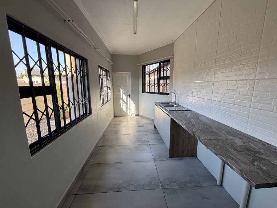 6 Bedroom Property for Sale in Westdene Gauteng