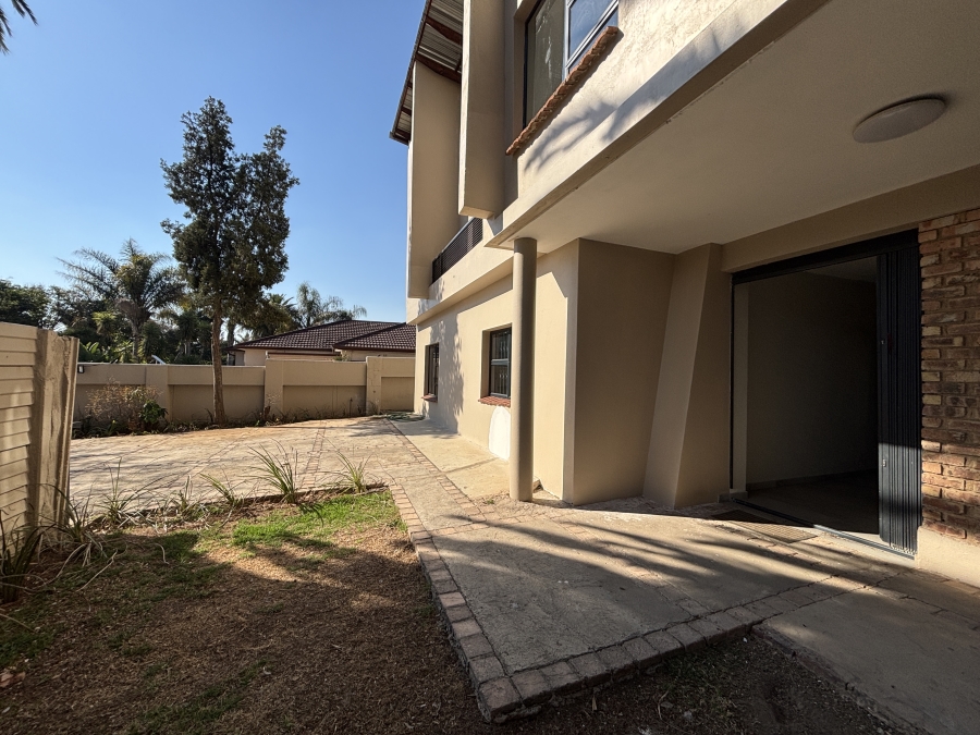 6 Bedroom Property for Sale in Westdene Gauteng