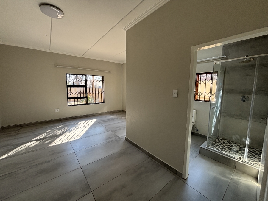 6 Bedroom Property for Sale in Westdene Gauteng
