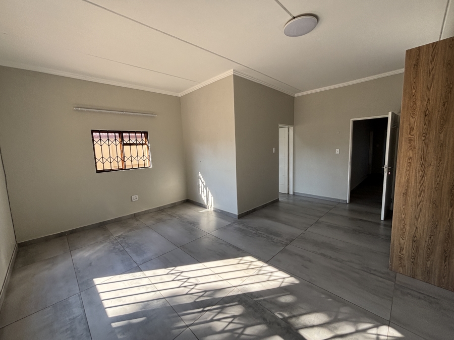 6 Bedroom Property for Sale in Westdene Gauteng