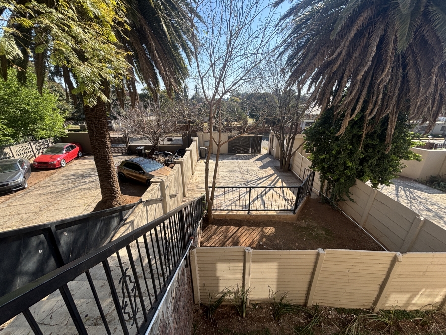 6 Bedroom Property for Sale in Westdene Gauteng