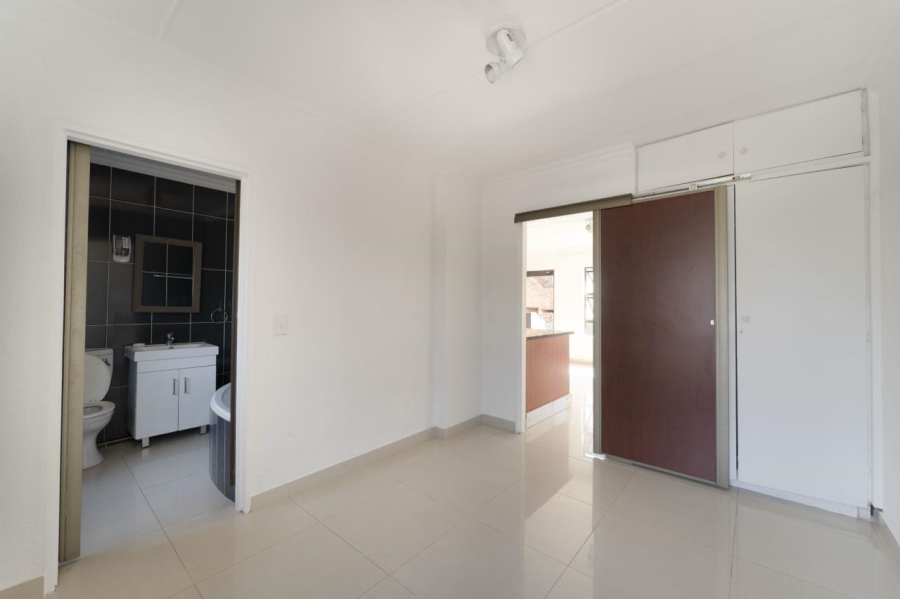 1 Bedroom Property for Sale in Bruma Gauteng