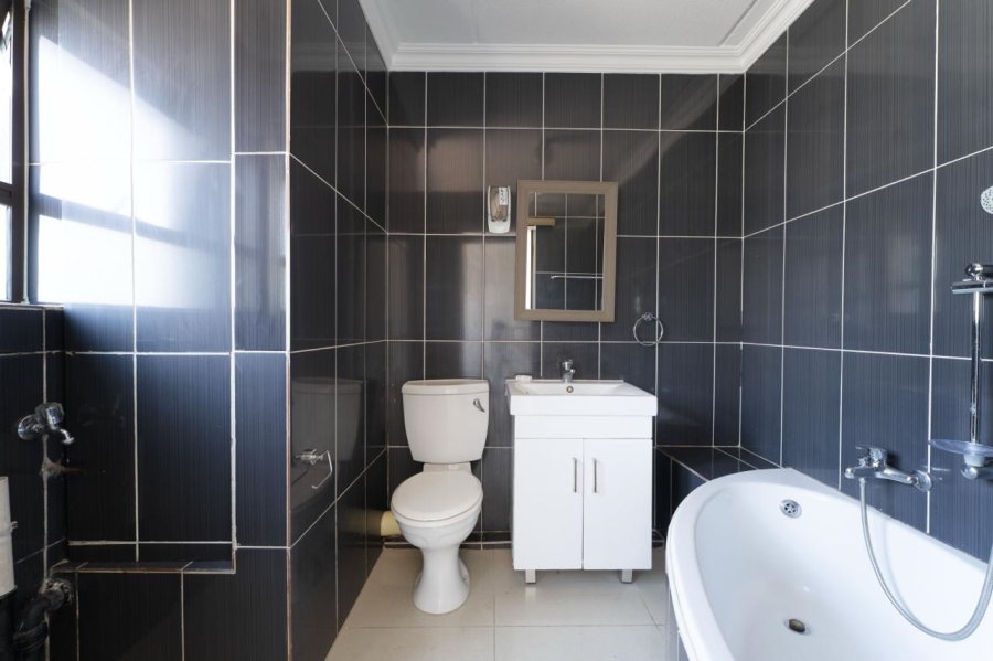 1 Bedroom Property for Sale in Bruma Gauteng