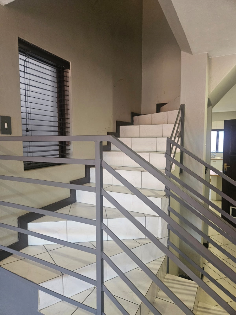 2 Bedroom Property for Sale in Buurendal Gauteng