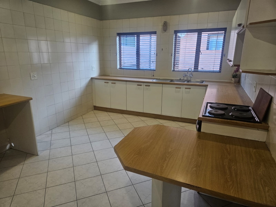 2 Bedroom Property for Sale in Buurendal Gauteng