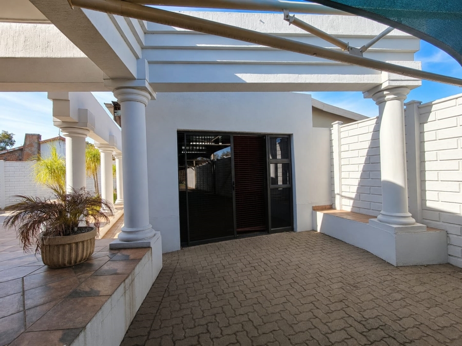 Commercial Property for Sale in Rothdene Gauteng