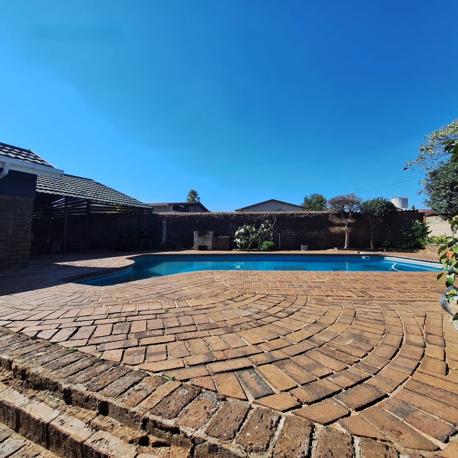 3 Bedroom Property for Sale in Rensburg Gauteng