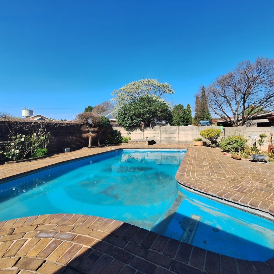 3 Bedroom Property for Sale in Rensburg Gauteng
