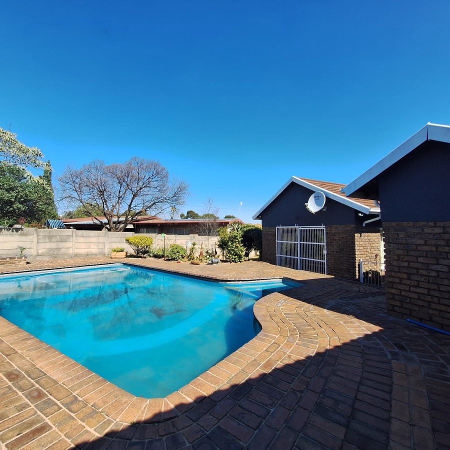 3 Bedroom Property for Sale in Rensburg Gauteng