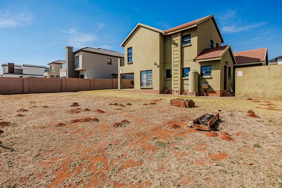 3 Bedroom Property for Sale in Wildtuinpark Gauteng