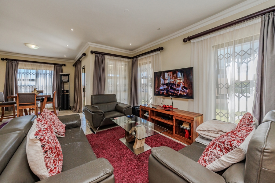 3 Bedroom Property for Sale in Wildtuinpark Gauteng