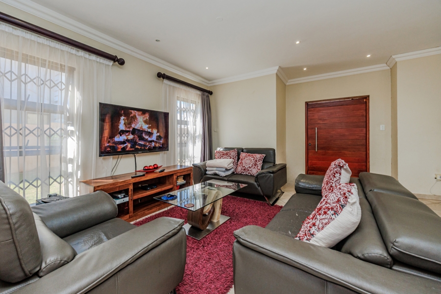 3 Bedroom Property for Sale in Wildtuinpark Gauteng