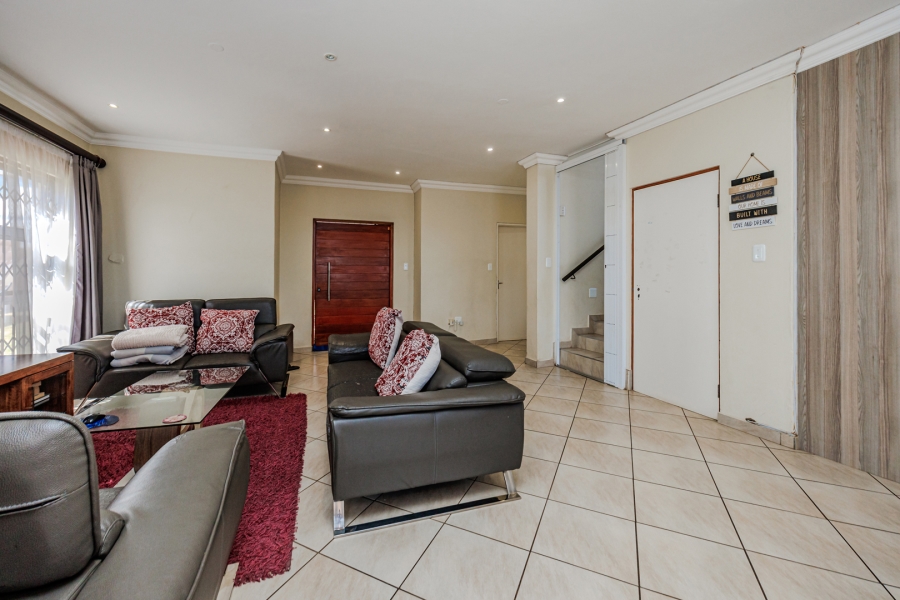 3 Bedroom Property for Sale in Wildtuinpark Gauteng
