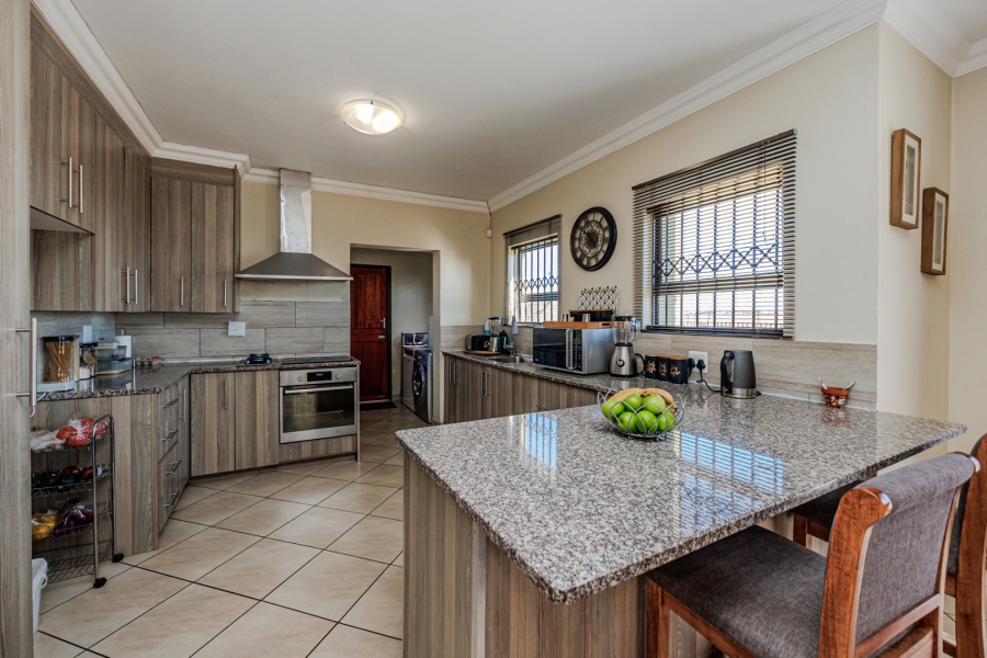 3 Bedroom Property for Sale in Wildtuinpark Gauteng
