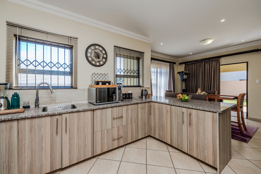 3 Bedroom Property for Sale in Wildtuinpark Gauteng