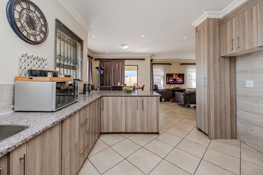 3 Bedroom Property for Sale in Wildtuinpark Gauteng