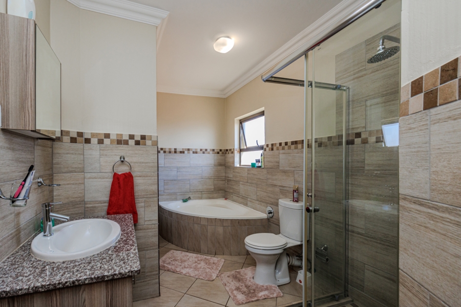 3 Bedroom Property for Sale in Wildtuinpark Gauteng